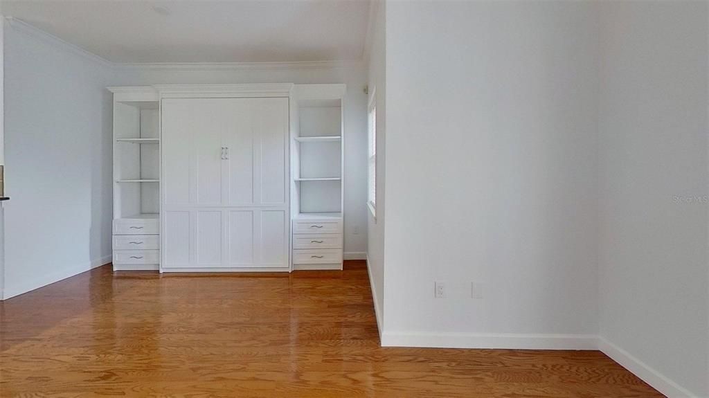 For Sale: $335,000 (1 beds, 1 baths, 830 Square Feet)