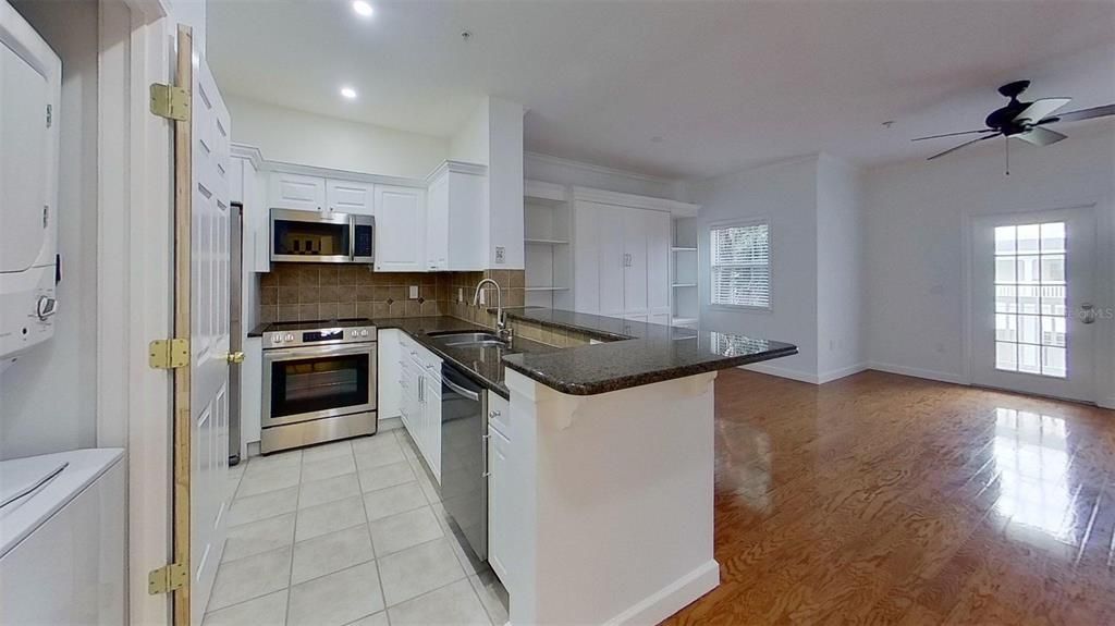 For Sale: $335,000 (1 beds, 1 baths, 830 Square Feet)