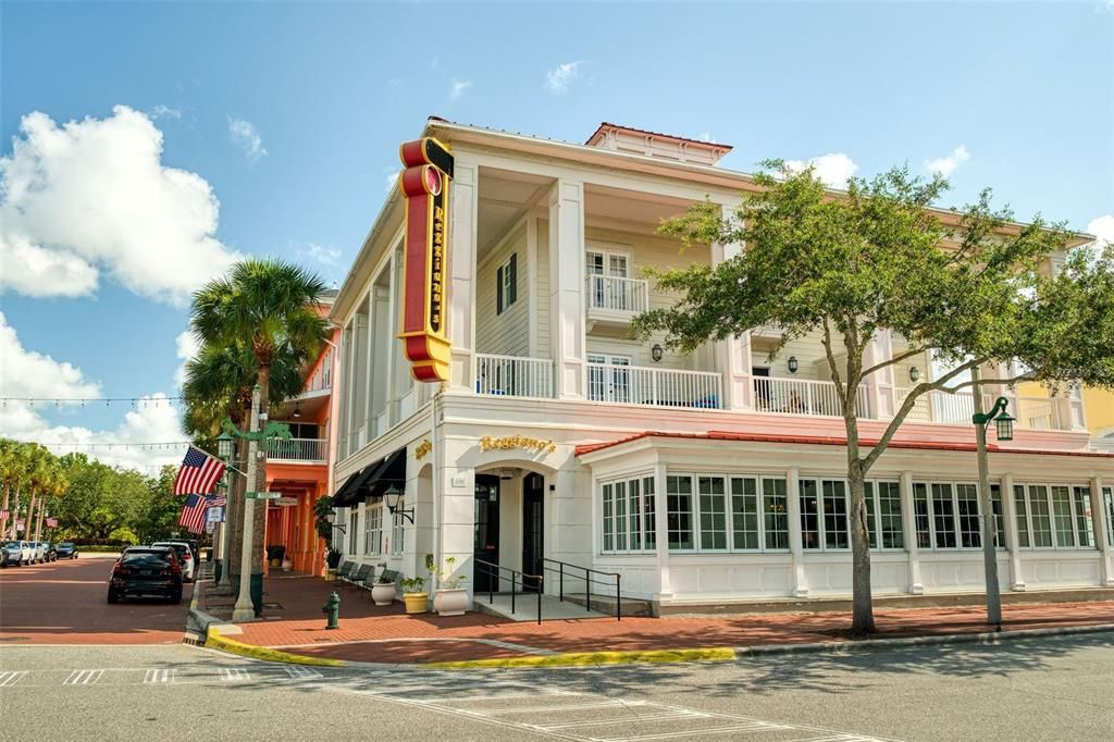 For Sale: $335,000 (1 beds, 1 baths, 830 Square Feet)