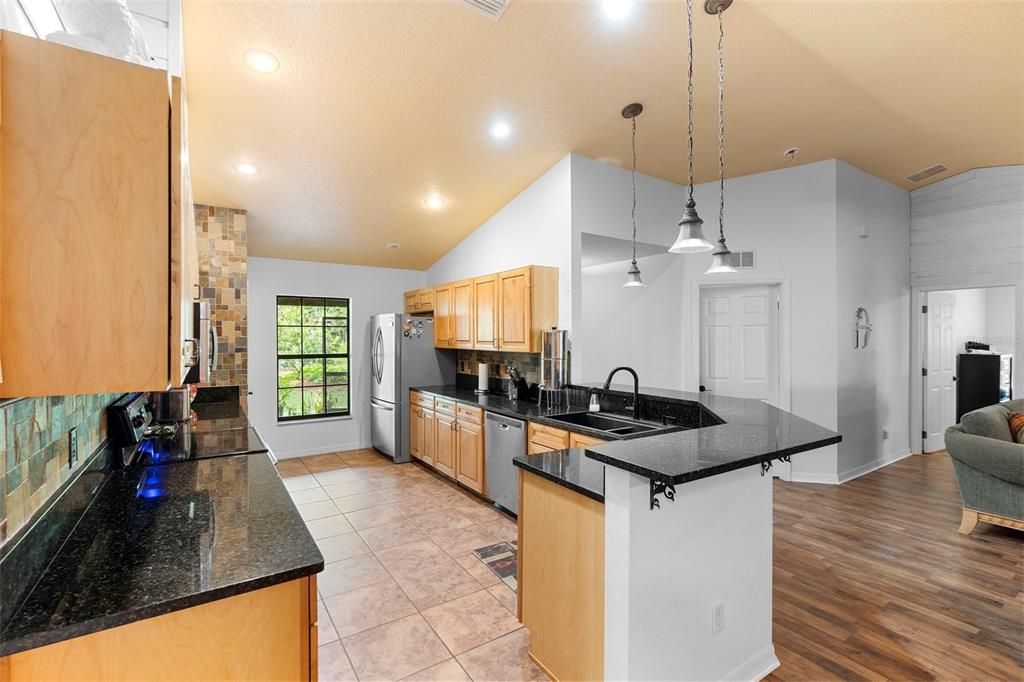 En Venta: $1,799,000 (8 camas, 4 baños, 4450 Pies cuadrados)