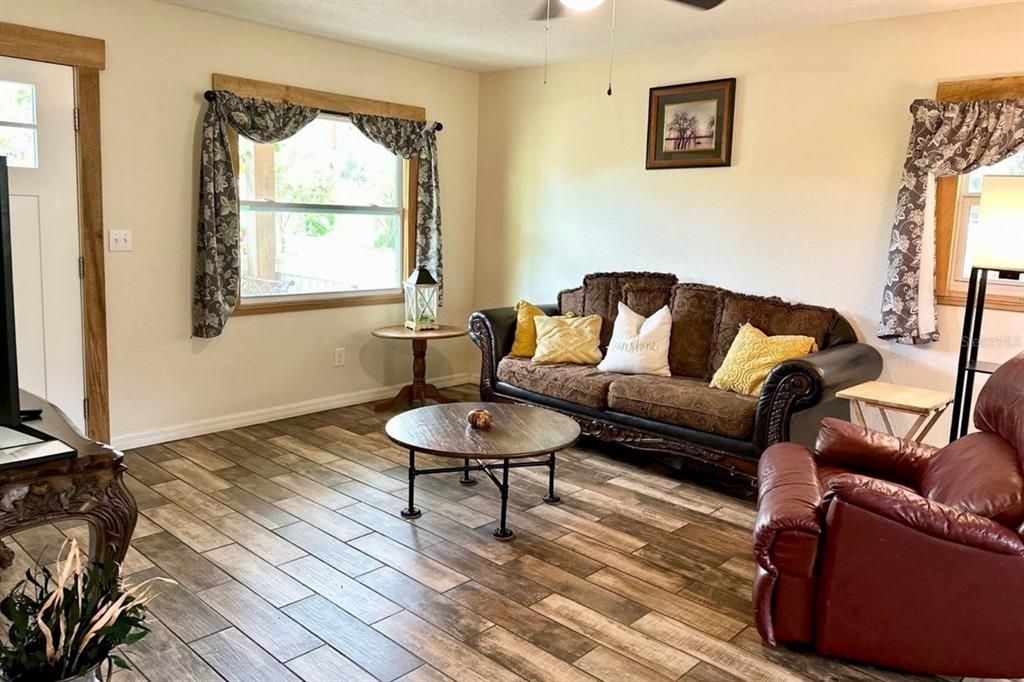 En Venta: $1,799,000 (8 camas, 4 baños, 4450 Pies cuadrados)