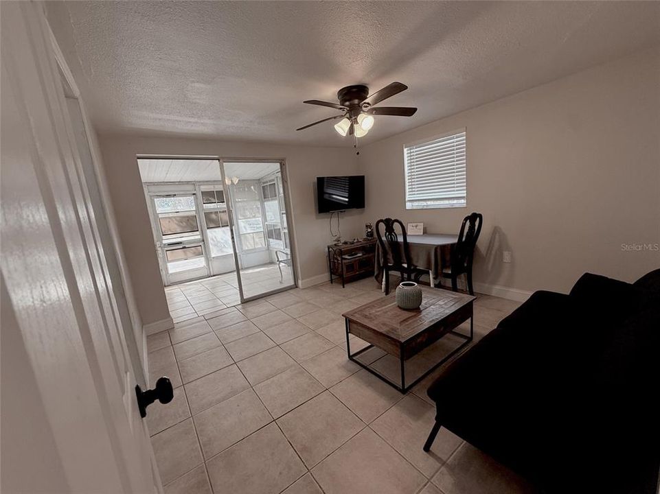 En Venta: $419,000 (4 camas, 0 baños, 1224 Pies cuadrados)