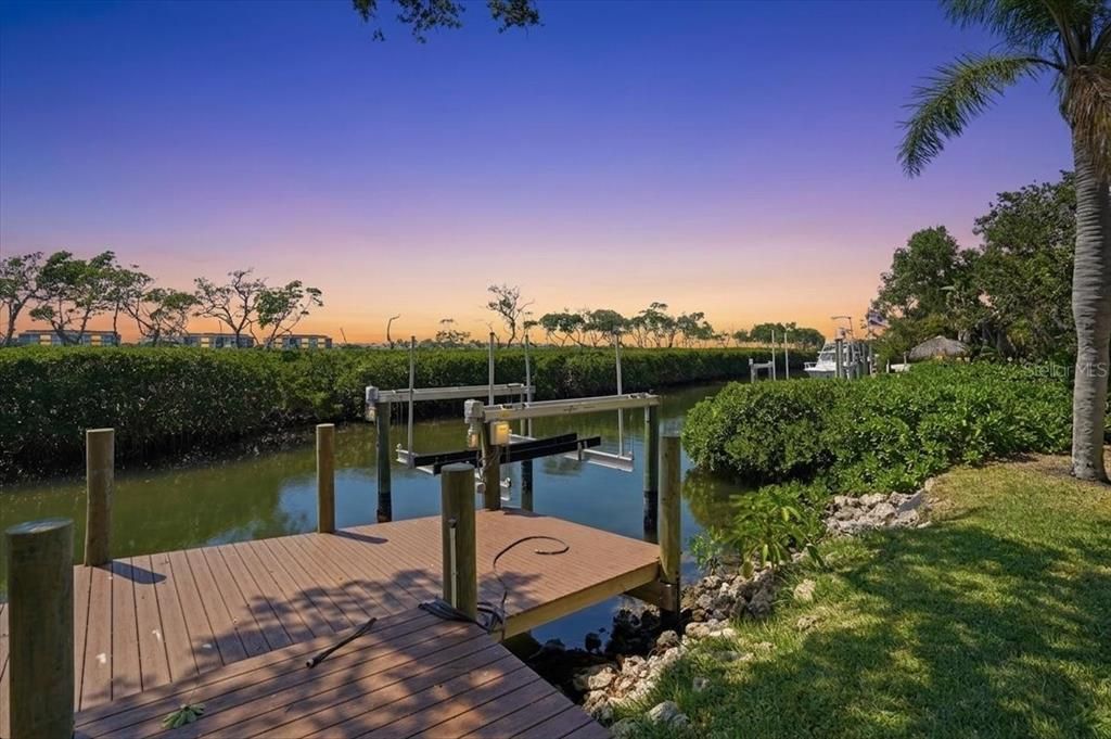 For Sale: $1,950,000 (5 beds, 3 baths, 3391 Square Feet)