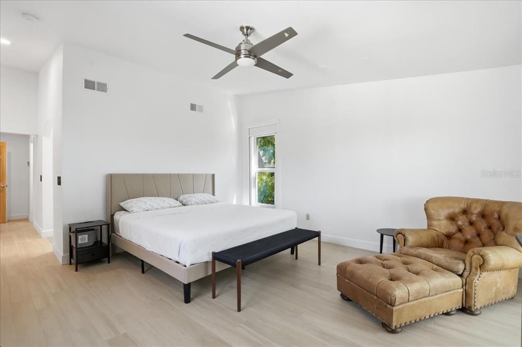 For Sale: $1,950,000 (5 beds, 3 baths, 3391 Square Feet)