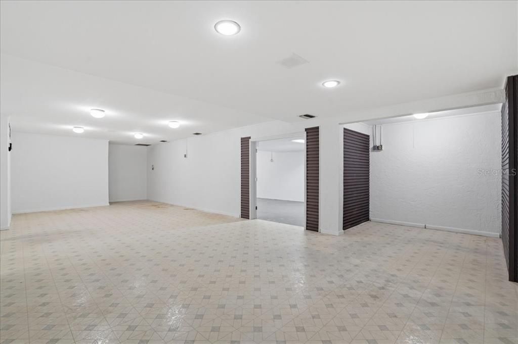 For Sale: $1,950,000 (5 beds, 3 baths, 3391 Square Feet)