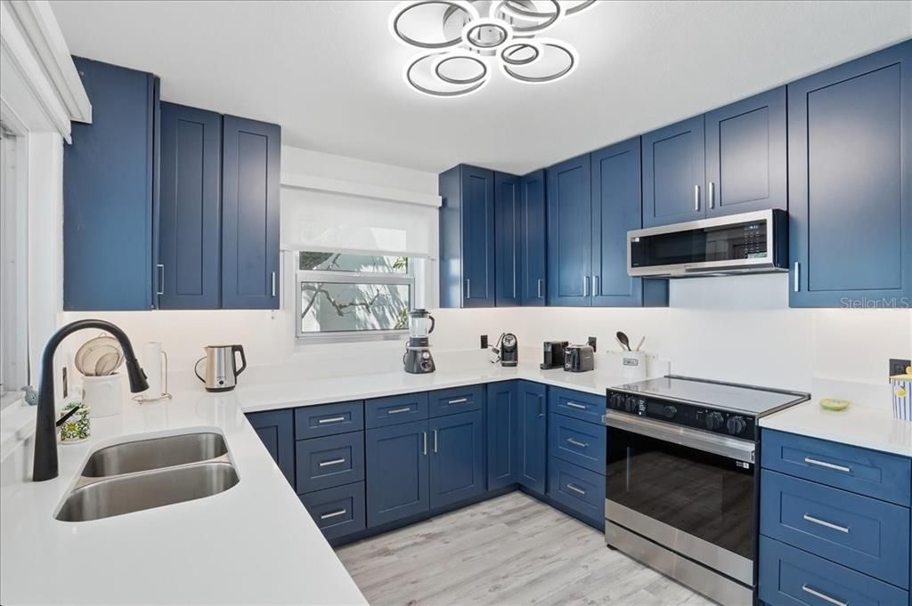 For Sale: $1,950,000 (5 beds, 3 baths, 3391 Square Feet)