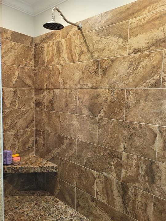 En Venta: $1,200,000 (3 camas, 2 baños, 1920 Pies cuadrados)