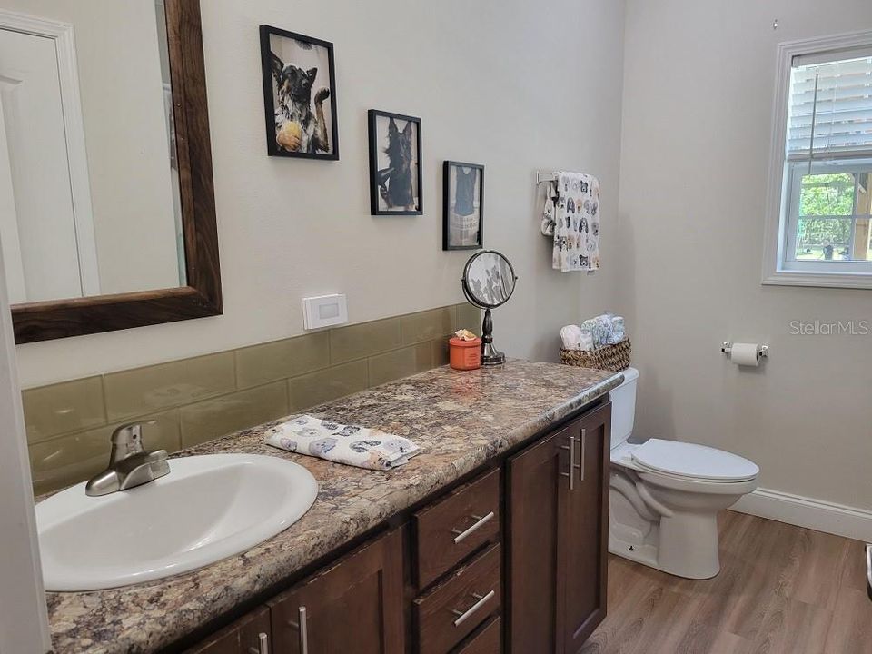 En Venta: $1,200,000 (3 camas, 2 baños, 1920 Pies cuadrados)