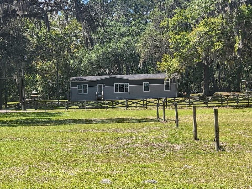 En Venta: $1,200,000 (3 camas, 2 baños, 1920 Pies cuadrados)