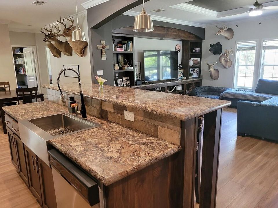 En Venta: $1,200,000 (3 camas, 2 baños, 1920 Pies cuadrados)