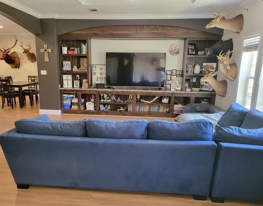 En Venta: $1,200,000 (3 camas, 2 baños, 1920 Pies cuadrados)