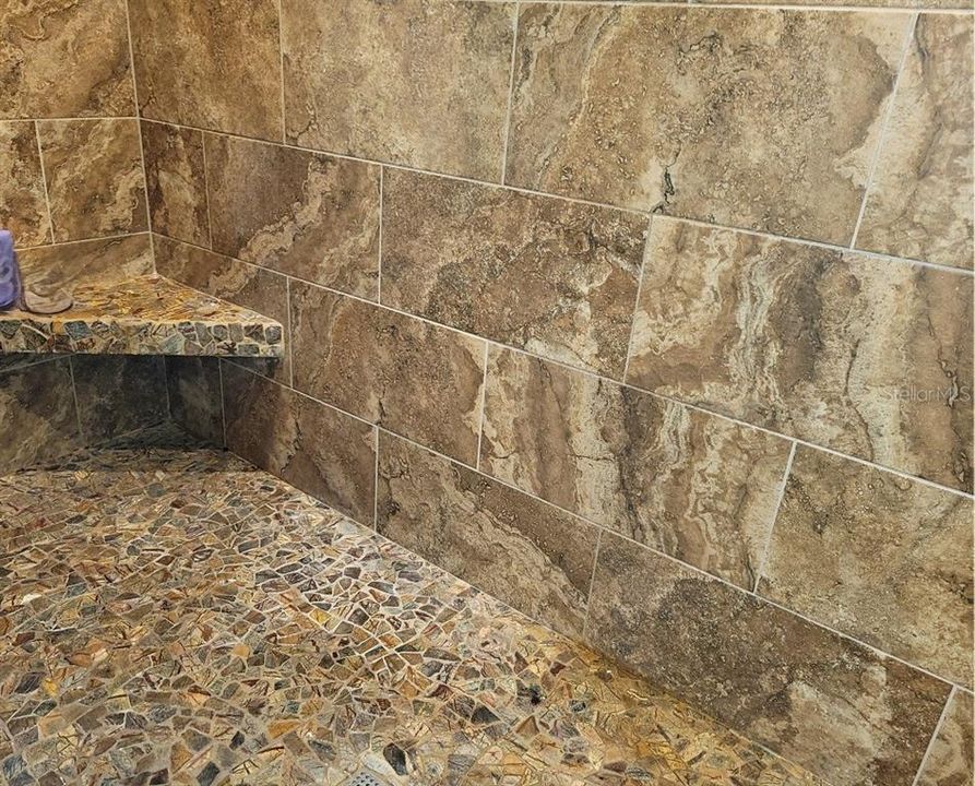 En Venta: $1,200,000 (3 camas, 2 baños, 1920 Pies cuadrados)
