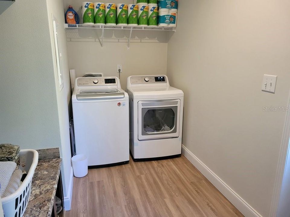 En Venta: $1,200,000 (3 camas, 2 baños, 1920 Pies cuadrados)
