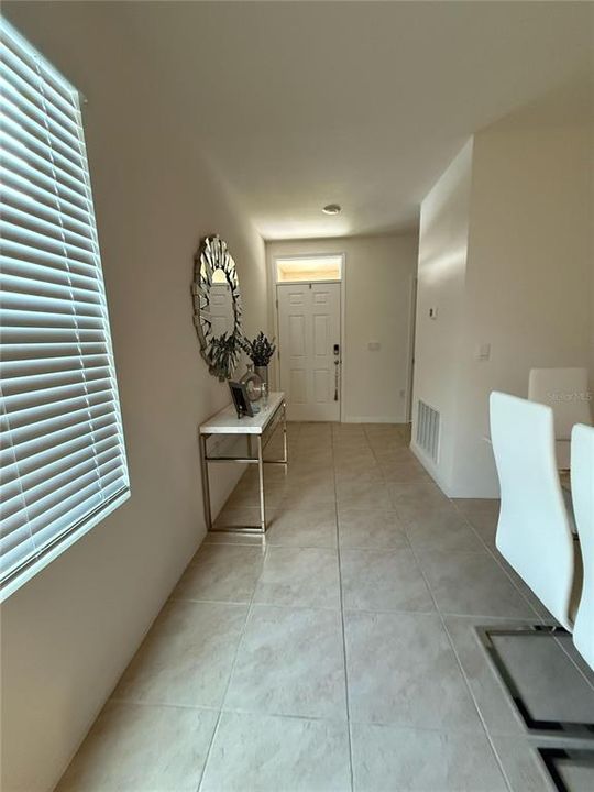 Activo con contrato: $2,300 (3 camas, 2 baños, 1501 Pies cuadrados)