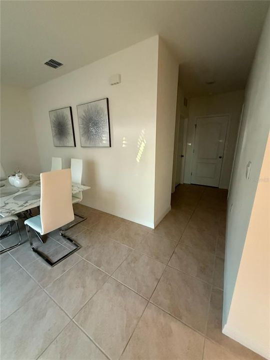 Activo con contrato: $2,300 (3 camas, 2 baños, 1501 Pies cuadrados)