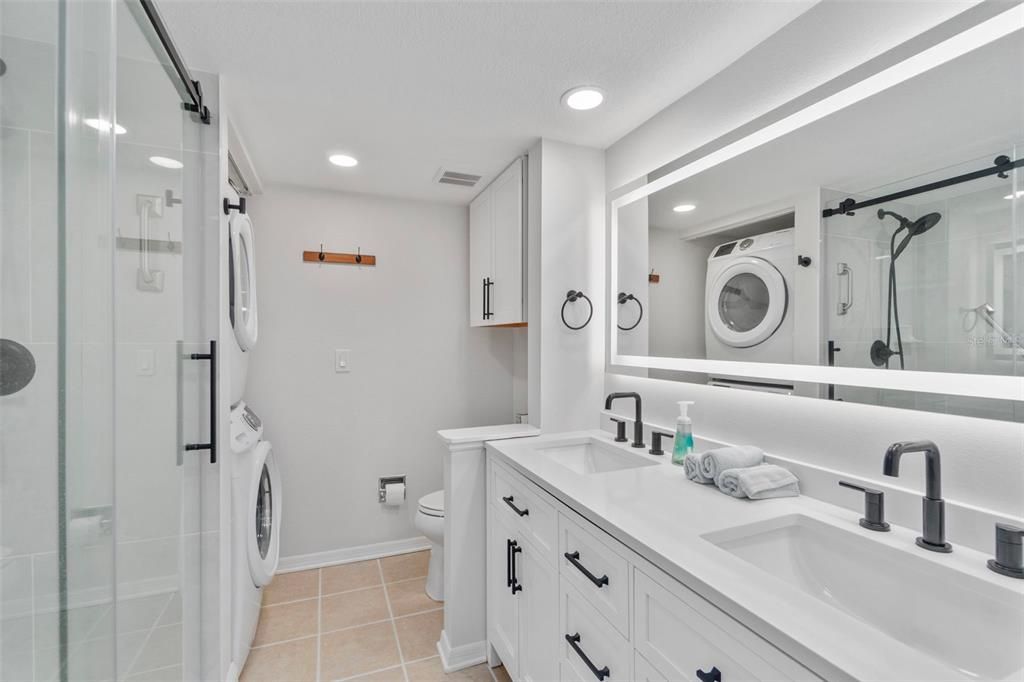 For Rent: $2,400 (2 beds, 2 baths, 1002 Square Feet)