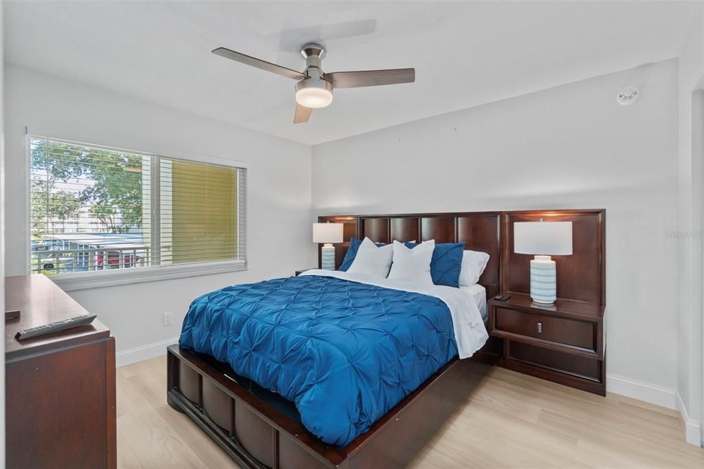 For Rent: $2,400 (2 beds, 2 baths, 1002 Square Feet)