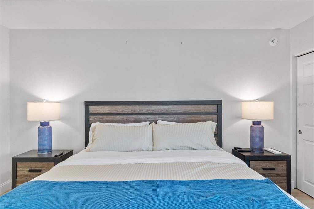 For Rent: $2,400 (2 beds, 2 baths, 1002 Square Feet)