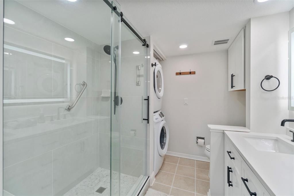 For Rent: $2,400 (2 beds, 2 baths, 1002 Square Feet)