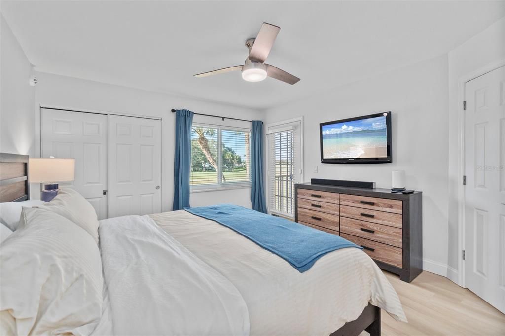 For Rent: $2,400 (2 beds, 2 baths, 1002 Square Feet)