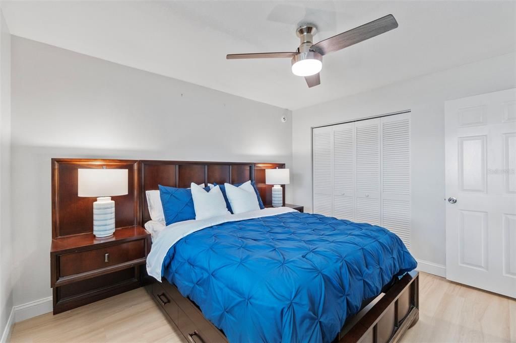 For Rent: $2,400 (2 beds, 2 baths, 1002 Square Feet)