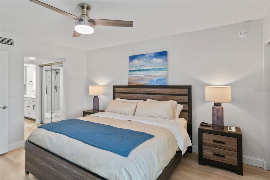 For Rent: $2,400 (2 beds, 2 baths, 1002 Square Feet)