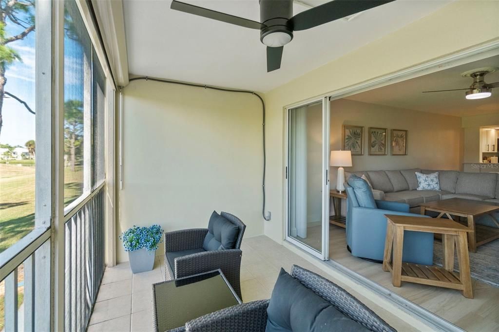 For Rent: $2,400 (2 beds, 2 baths, 1002 Square Feet)