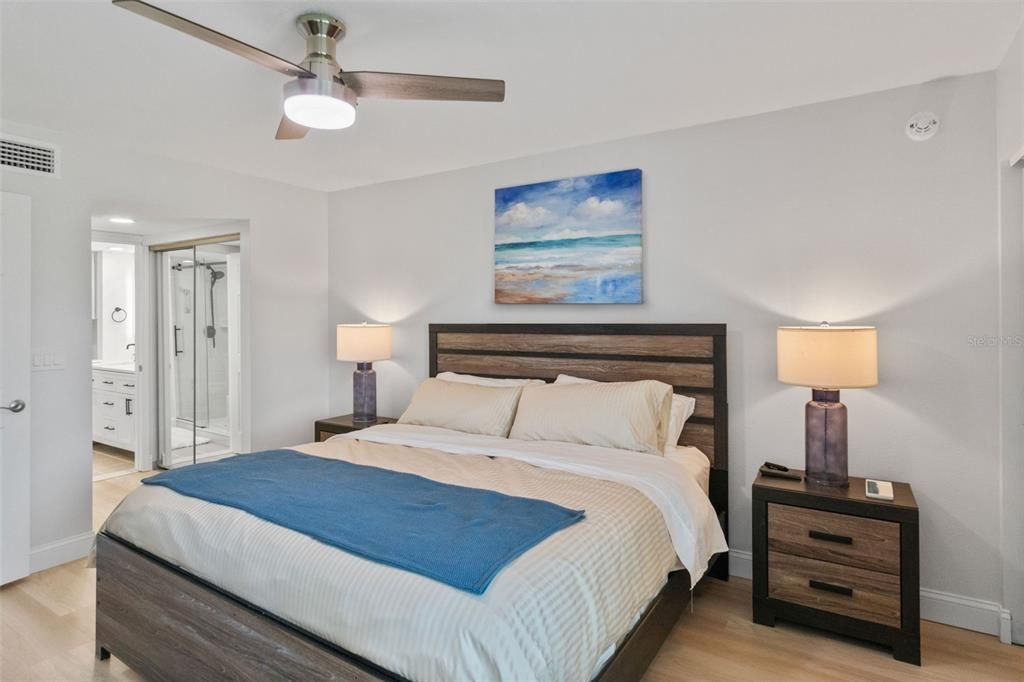 For Rent: $2,400 (2 beds, 2 baths, 1002 Square Feet)