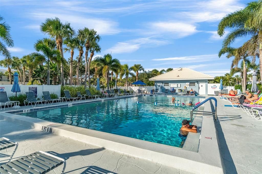 For Rent: $2,400 (2 beds, 2 baths, 1002 Square Feet)