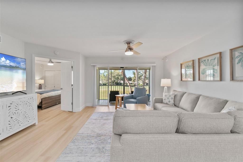 For Rent: $2,400 (2 beds, 2 baths, 1002 Square Feet)