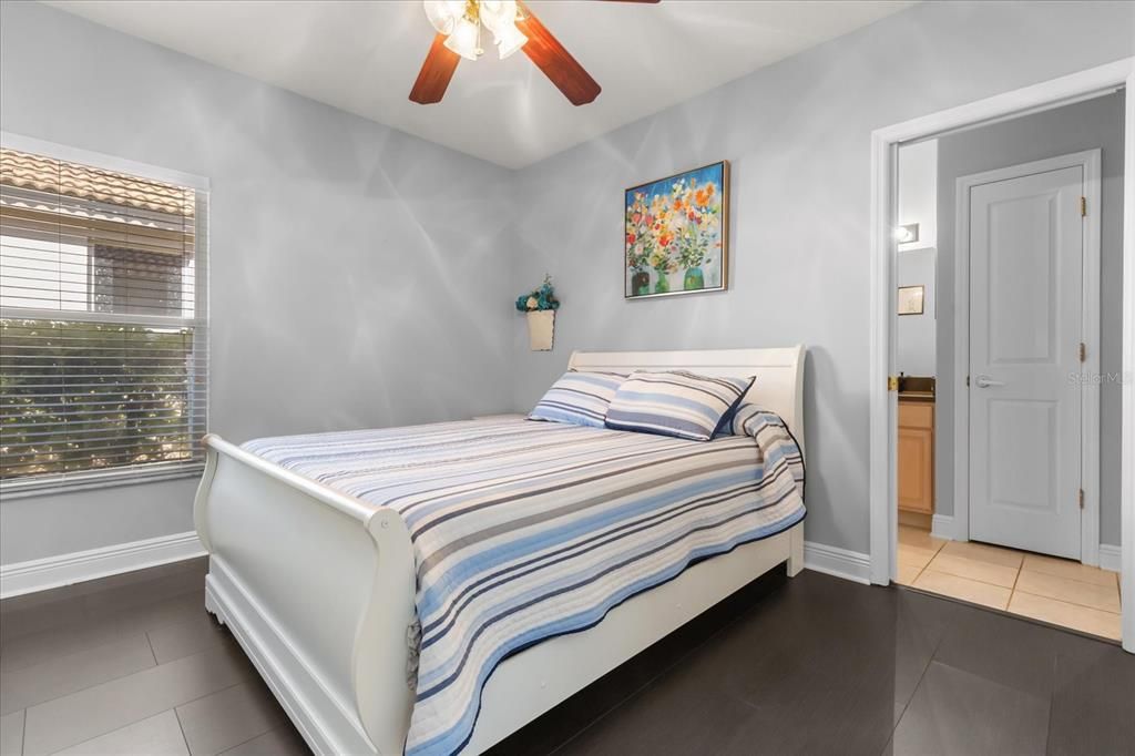 Activo con contrato: $650,000 (5 camas, 3 baños, 2740 Pies cuadrados)