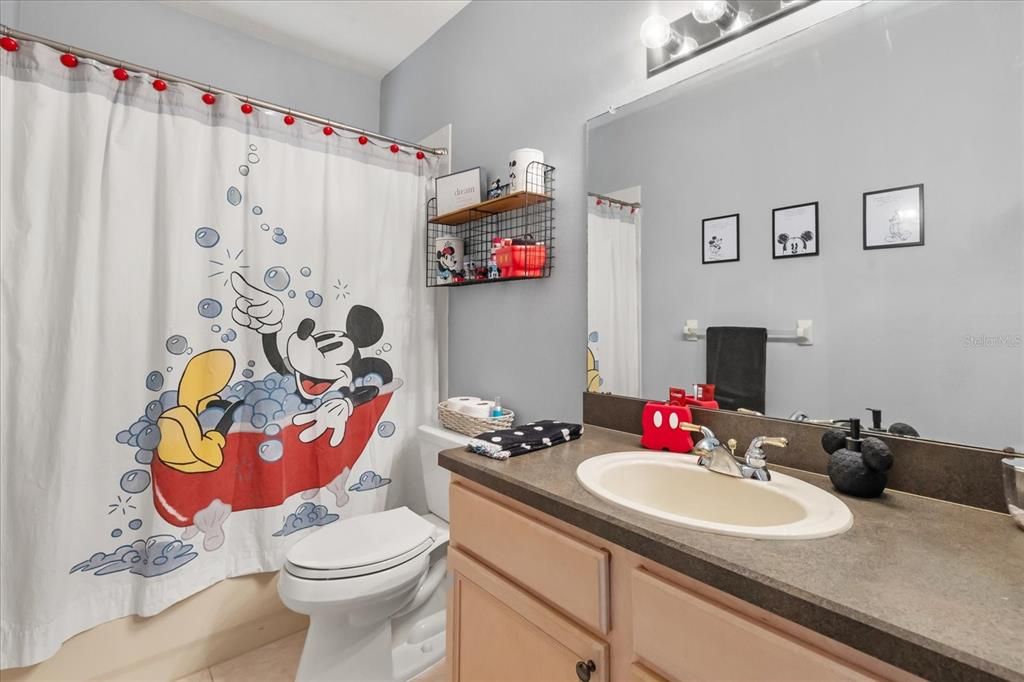 Activo con contrato: $650,000 (5 camas, 3 baños, 2740 Pies cuadrados)