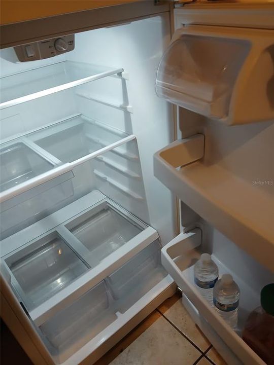 На продажу: $249,900 (3 спален, 1 ванн, 1085 Квадратных фут)
