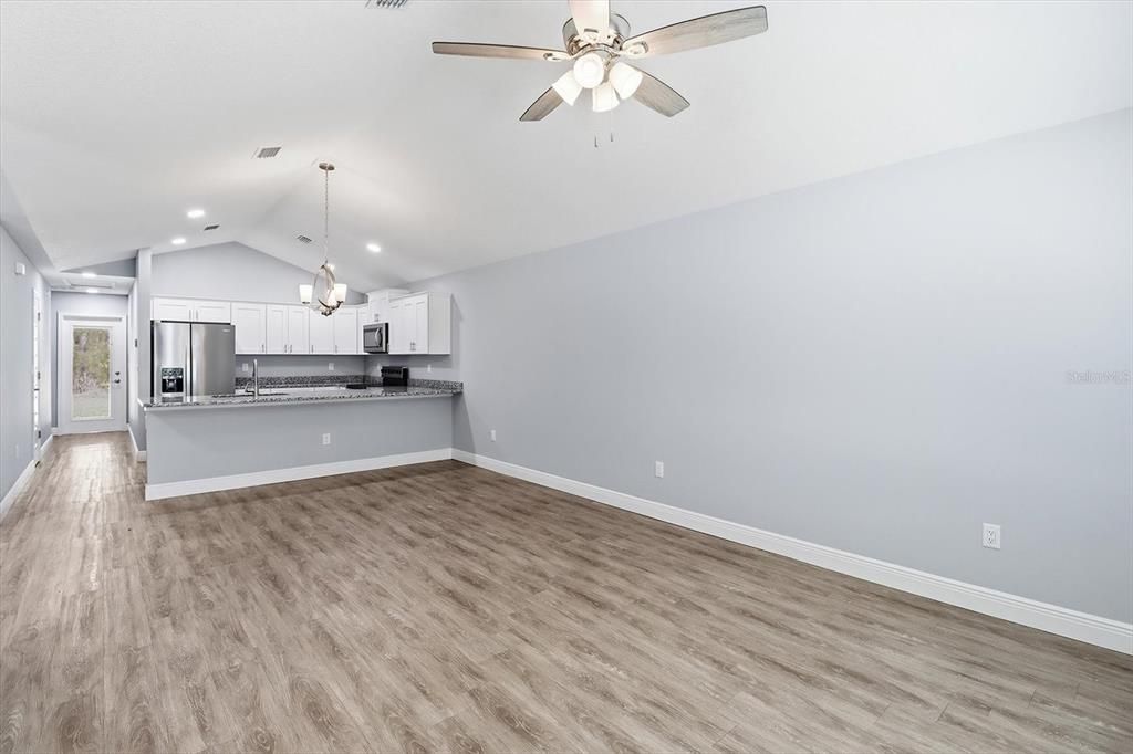 En Venta: $495,000 (3 camas, 2 baños, 2658 Pies cuadrados)