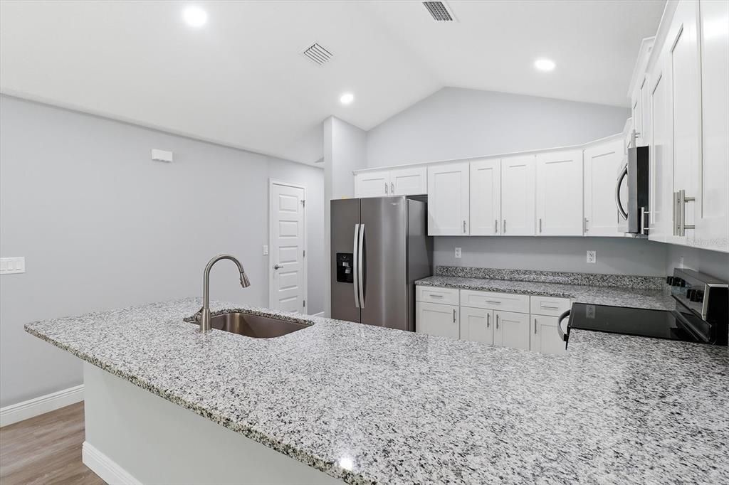 En Venta: $495,000 (3 camas, 2 baños, 2658 Pies cuadrados)
