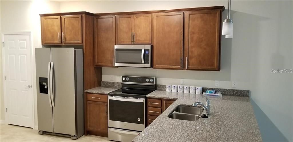 В аренду: $2,295 (2 спален, 2 ванн, 1443 Квадратных фут)