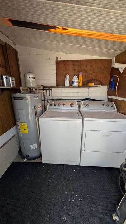 待售: $325,000 (2 贝兹, 1 浴室, 784 平方英尺)