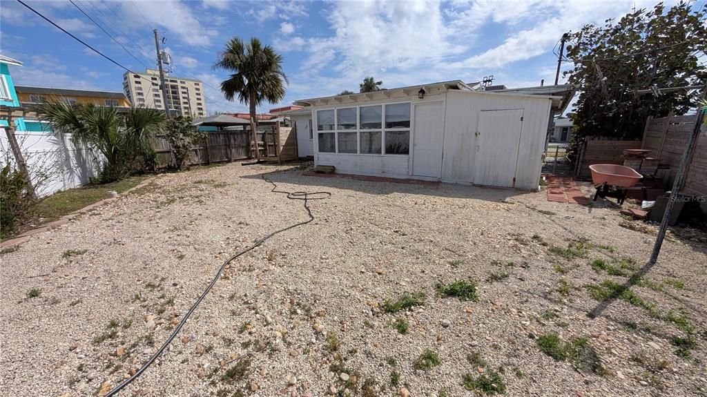 待售: $325,000 (2 贝兹, 1 浴室, 784 平方英尺)