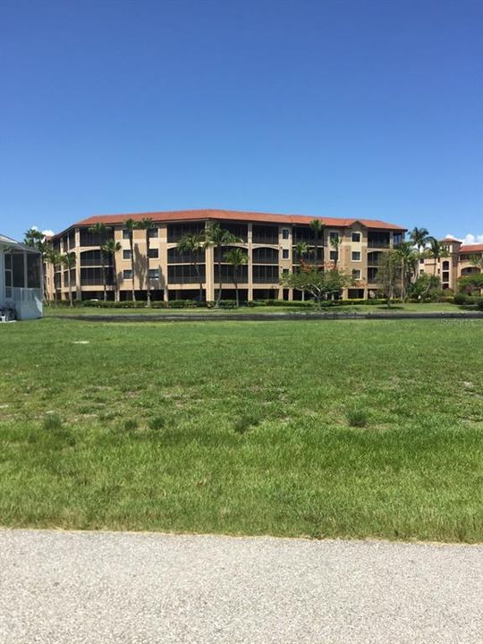 На продажу: $254,900 (0.22 acres)