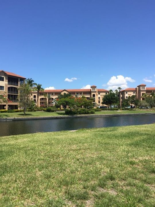 На продажу: $254,900 (0.22 acres)