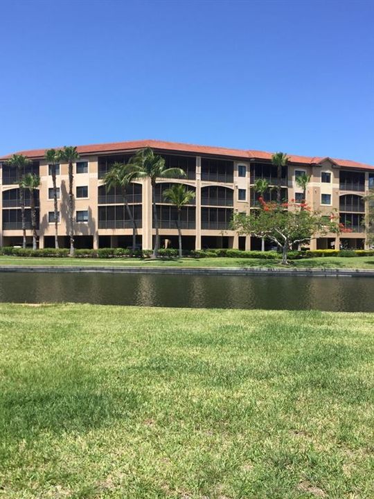 На продажу: $254,900 (0.22 acres)