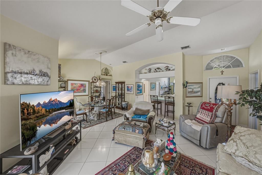 For Sale: $289,000 (3 beds, 2 baths, 1450 Square Feet)