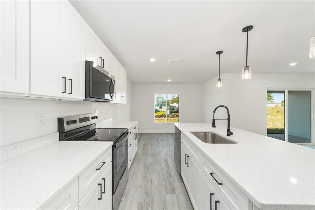 For Sale: $304,900 (4 beds, 2 baths, 1732 Square Feet)