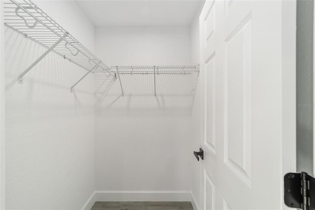 For Sale: $304,900 (4 beds, 2 baths, 1732 Square Feet)