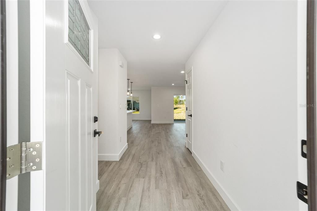 For Sale: $304,900 (4 beds, 2 baths, 1732 Square Feet)