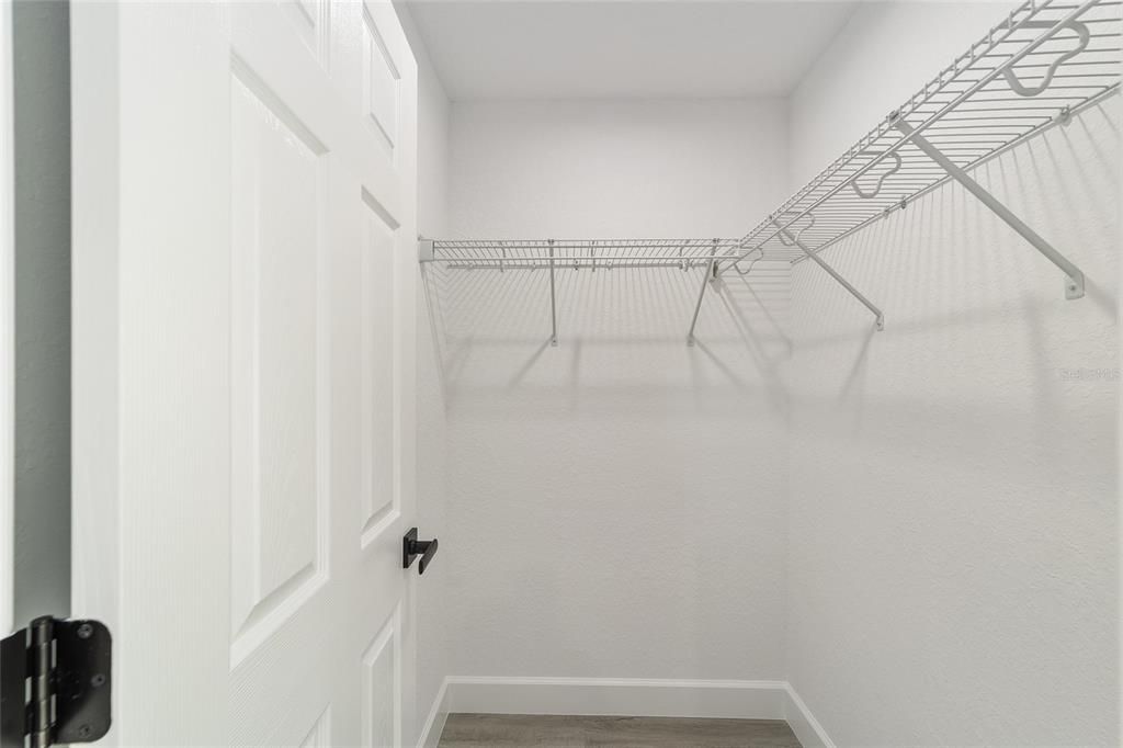 For Sale: $304,900 (4 beds, 2 baths, 1732 Square Feet)