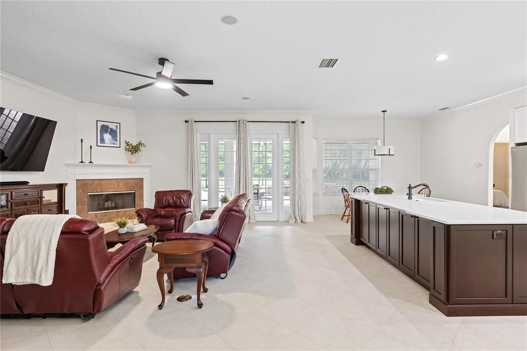 Active With Contract: $945,000 (5 beds, 4 baths, 3226 Square Feet)