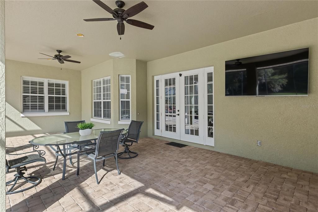 Active With Contract: $945,000 (5 beds, 4 baths, 3226 Square Feet)