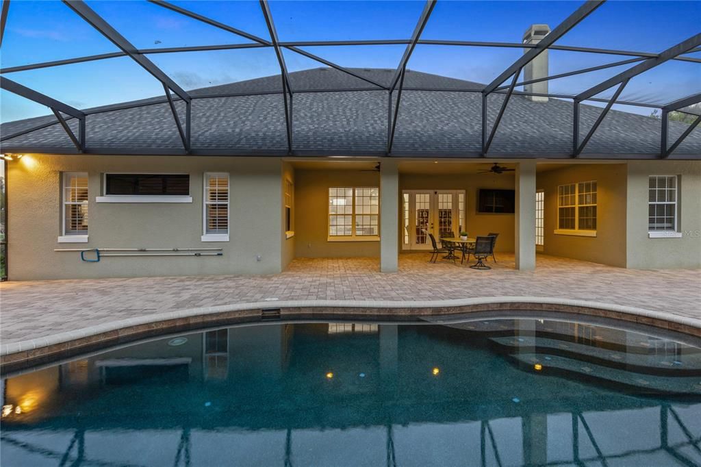 Active With Contract: $945,000 (5 beds, 4 baths, 3226 Square Feet)