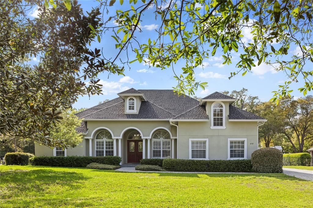 Active With Contract: $945,000 (5 beds, 4 baths, 3226 Square Feet)